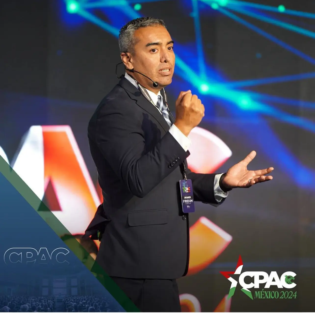 Carlos Leal durante su participación en CPAC México
