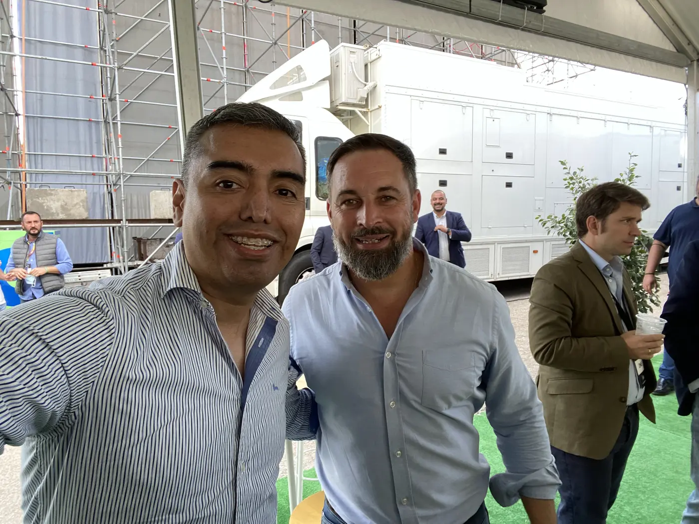 Carlos Leal con Santiago Abascal